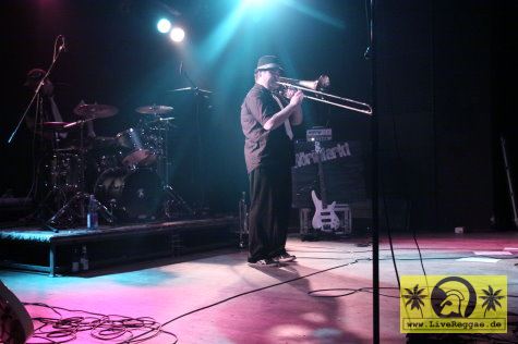 Hoerinfarkt (D) AJZ Talschock, Chemnitz 08. Januar 2011 (18).JPG